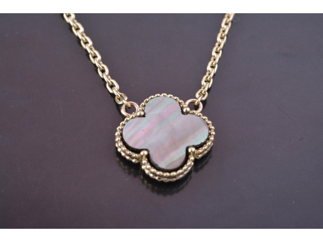 Кольє з чорним перламутром у стилі Van cleef