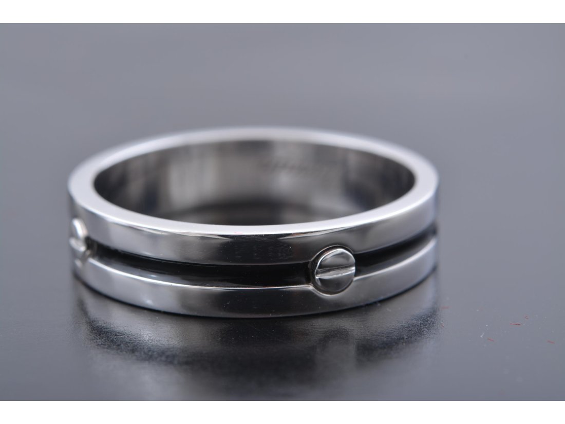 Каблучка з білого золота з чорною емаллю