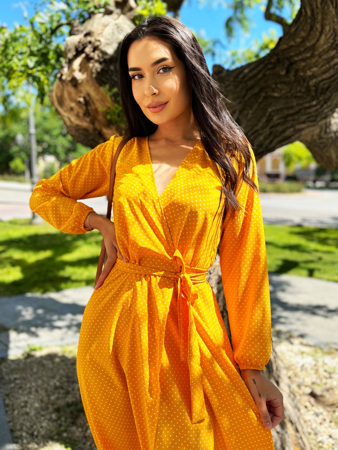 Неперевершене ніжне та романтичне жіноче плаття на запах 270560-1