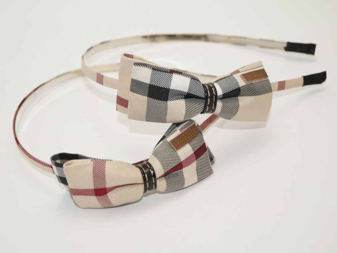 Ободок з бантом.