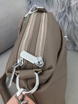 Елегантна жіноча сумка з лаконічним дизайном INNOE 350010-3 Бежевий