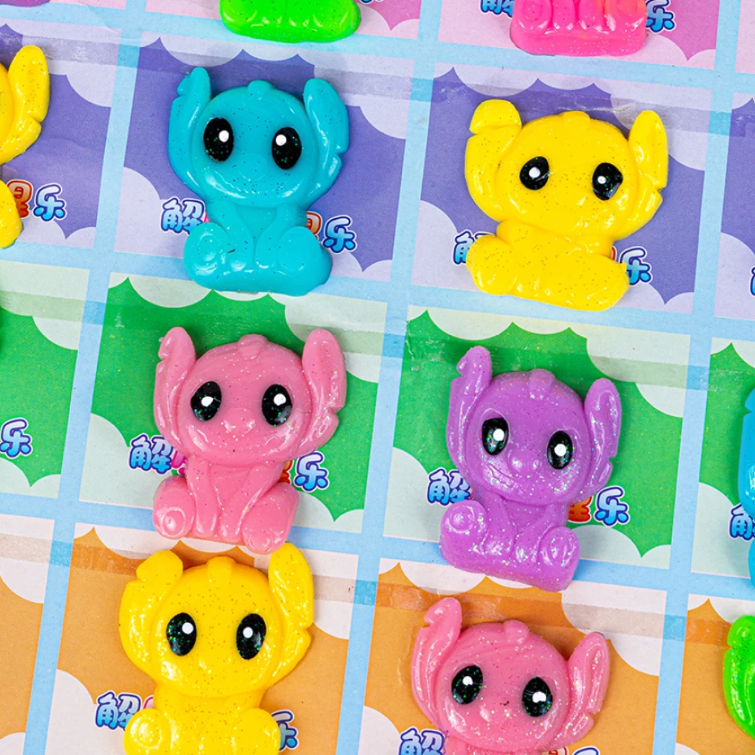 Антистрес вухань кольоровий на листі 4,5 см - Pobut