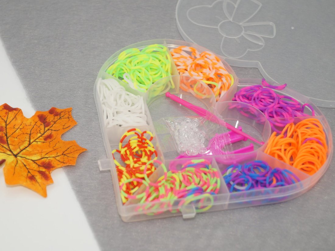 Набір для плетіння браслетів з резинокок.