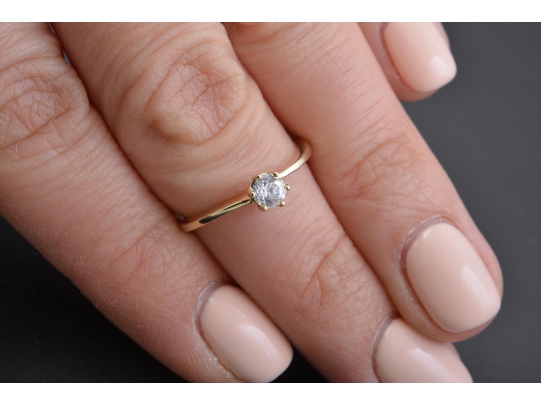 Жіноча каблучка - Купити