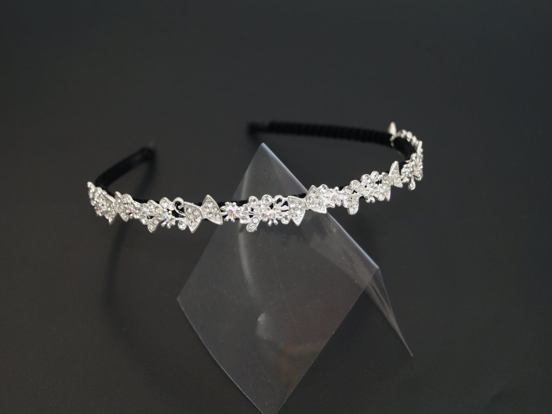 Обручі для волосся.