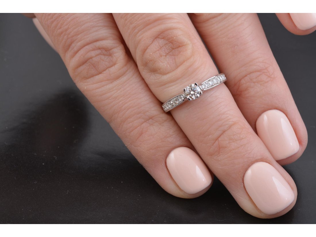 Каблучка з діамантами