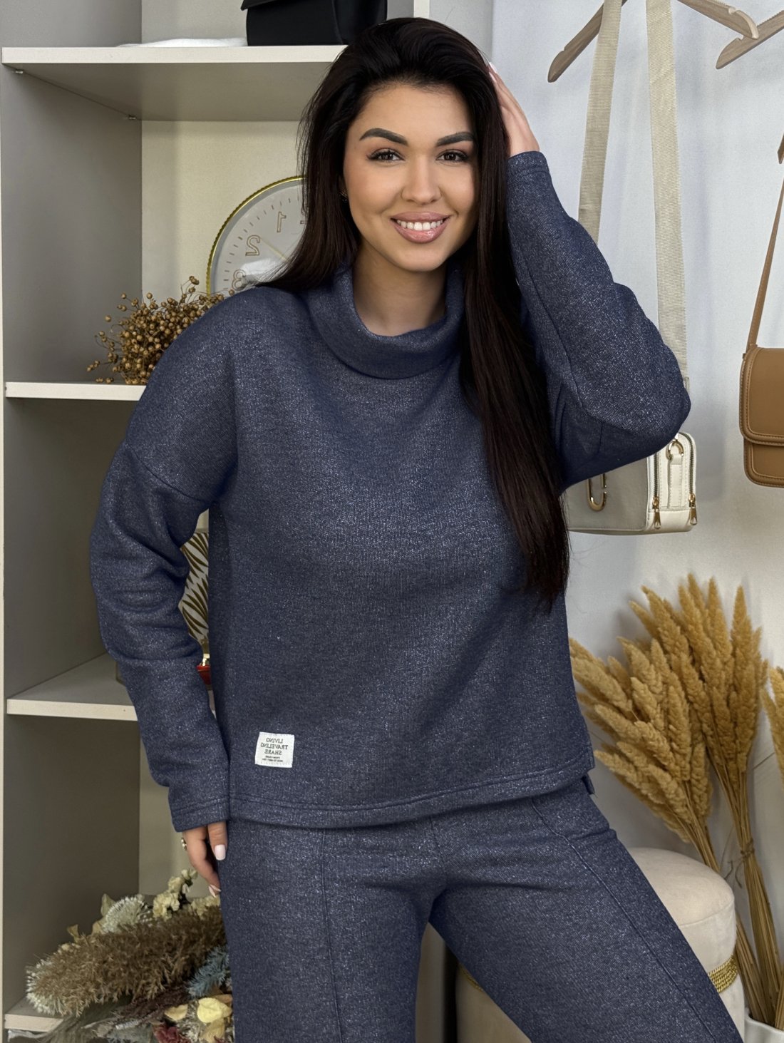 Жіночий трикотажний костюм oversize з люрексом і прямими брюками INNOE 210366-5Темно-синій - Innoe