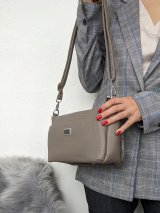 Містка сумка з великою зовнішньою кишенею і практичним дизайном INNOE 350010-1 Бежевий