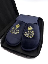 Подарунковий бокс з капцями та мішечком синього кольору з нанесенням особистих ініціалів золотого кольору