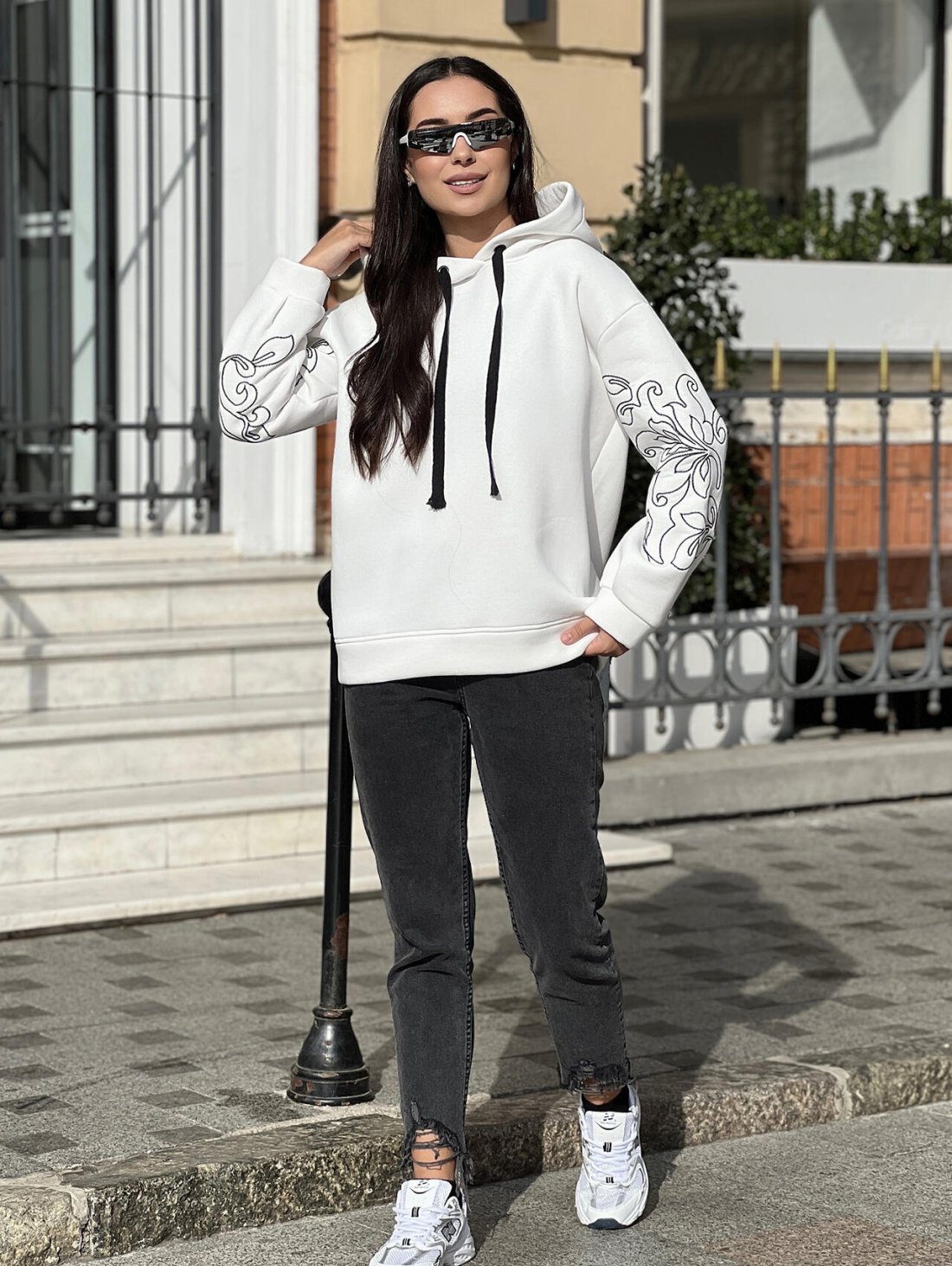 Тепле жіноче худі оверсайз з стильною вишивкою 230227-4