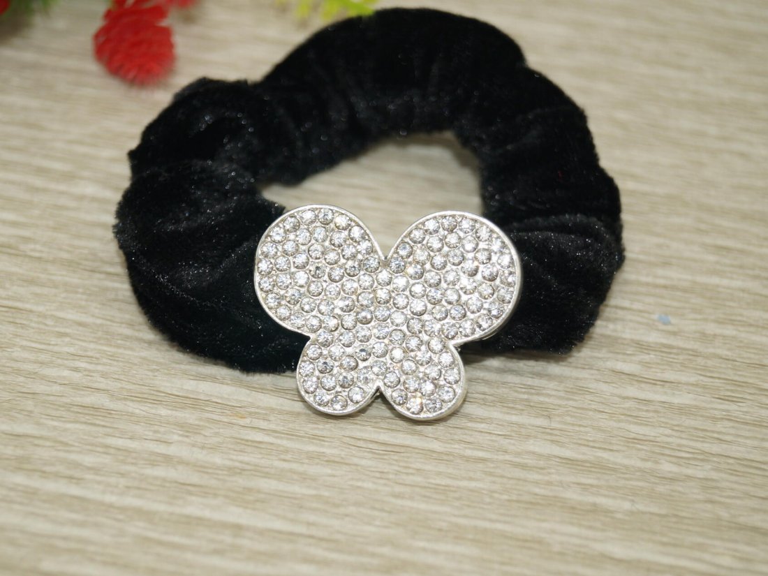 Резинки для волосся.