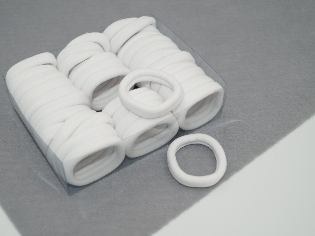 Резинки для волосся, в коробочці. 4 см.