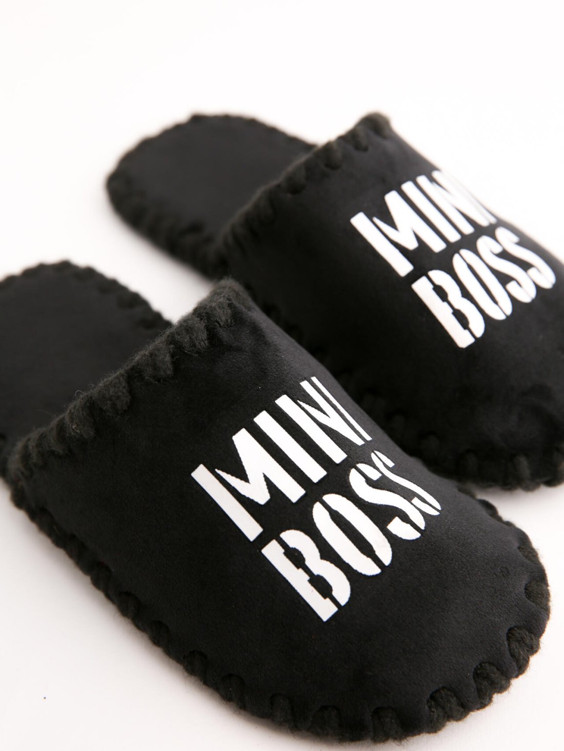 Дитячі домашні капці Family Класичні Mini Boss закриті Чорні - Купити