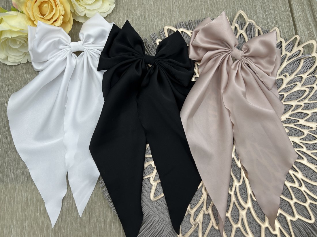 Бантики для волосся. На автоматі.