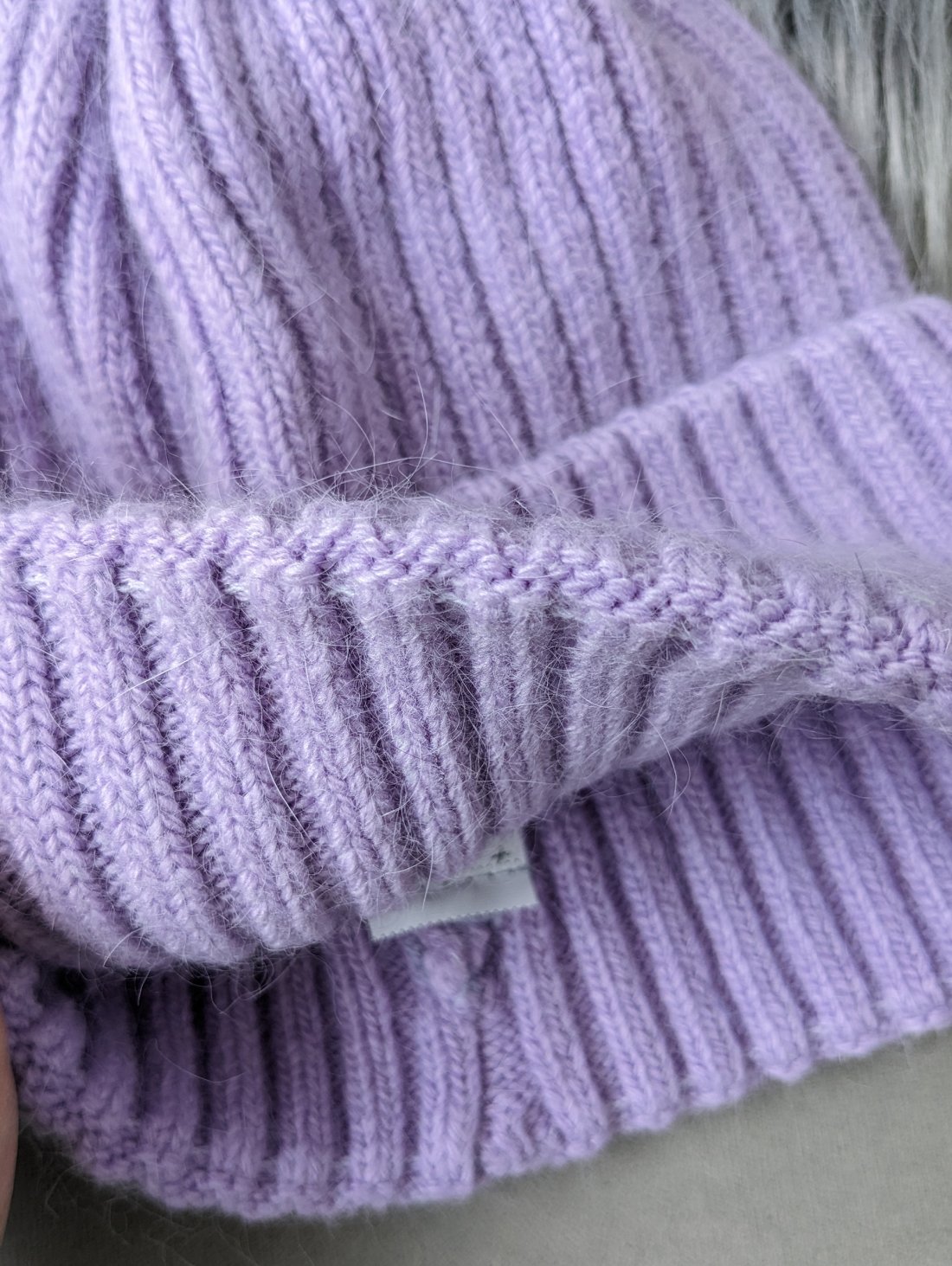 Стильна жіноча шапка рельєфної в'язки INNOE 950868-1 Лавандовий