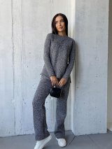 Модний та зручний утеплений костюм-двійка 210350