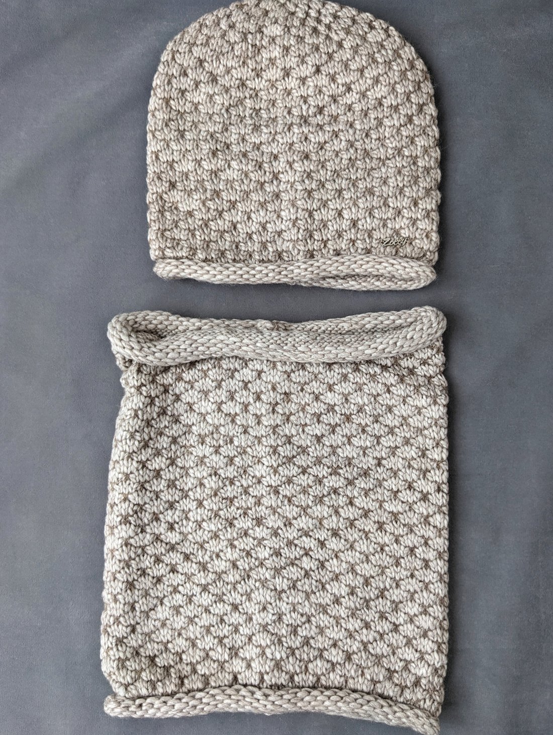 Стильний і практичний жіночий комплект — шапка та бафф INNOE 950065-1 Світло-бежевий