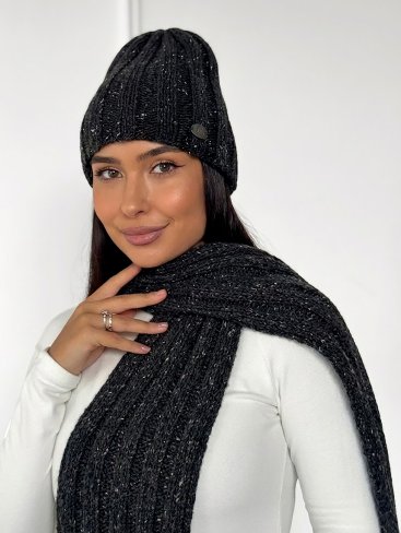Жіночий стильний в’язаний комплект — шапка та шарф INNOE 950504-1 Чорний - Купити