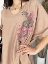 Неймовірна сукня оверсайз довжини міді з дизайнерською вишивкою 270341-4 - Купити