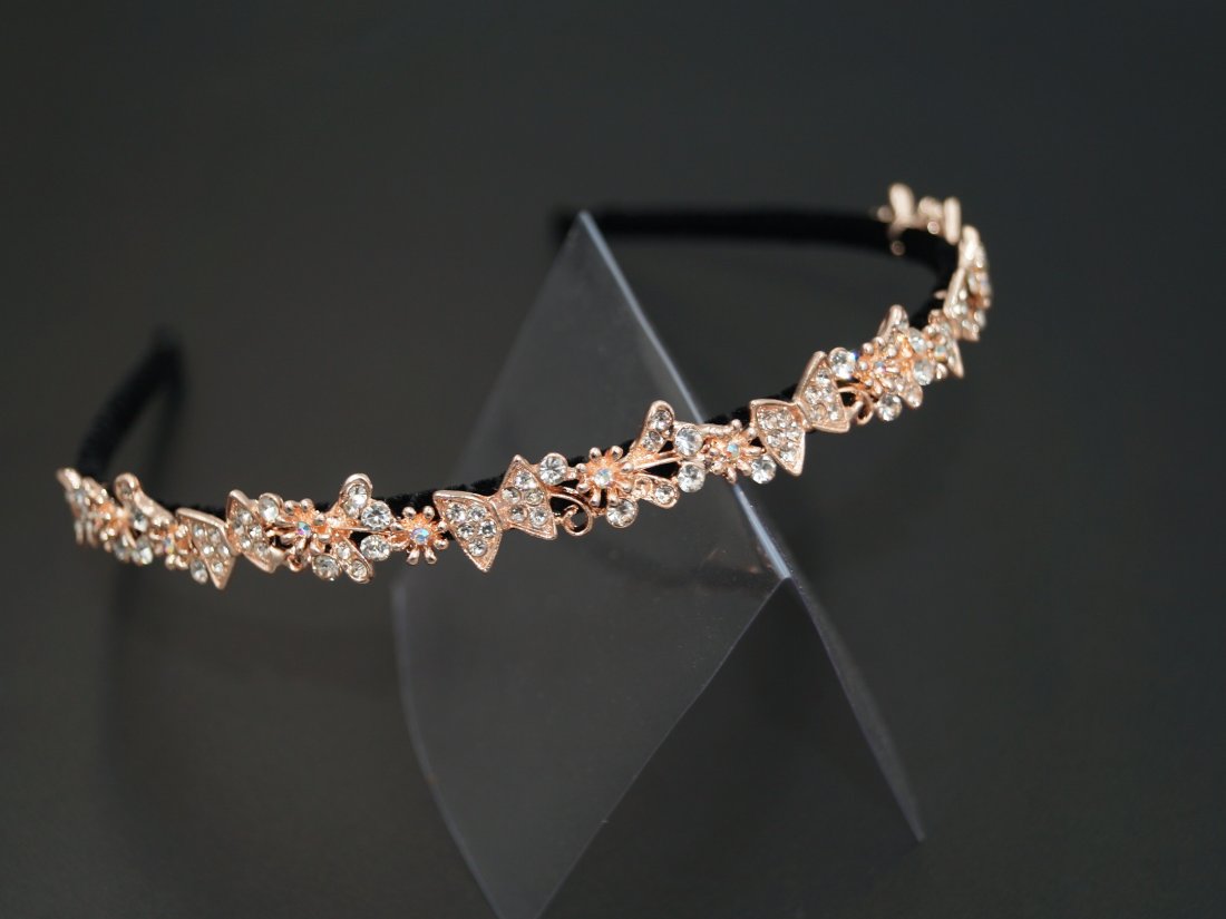 Обручі для волосся.