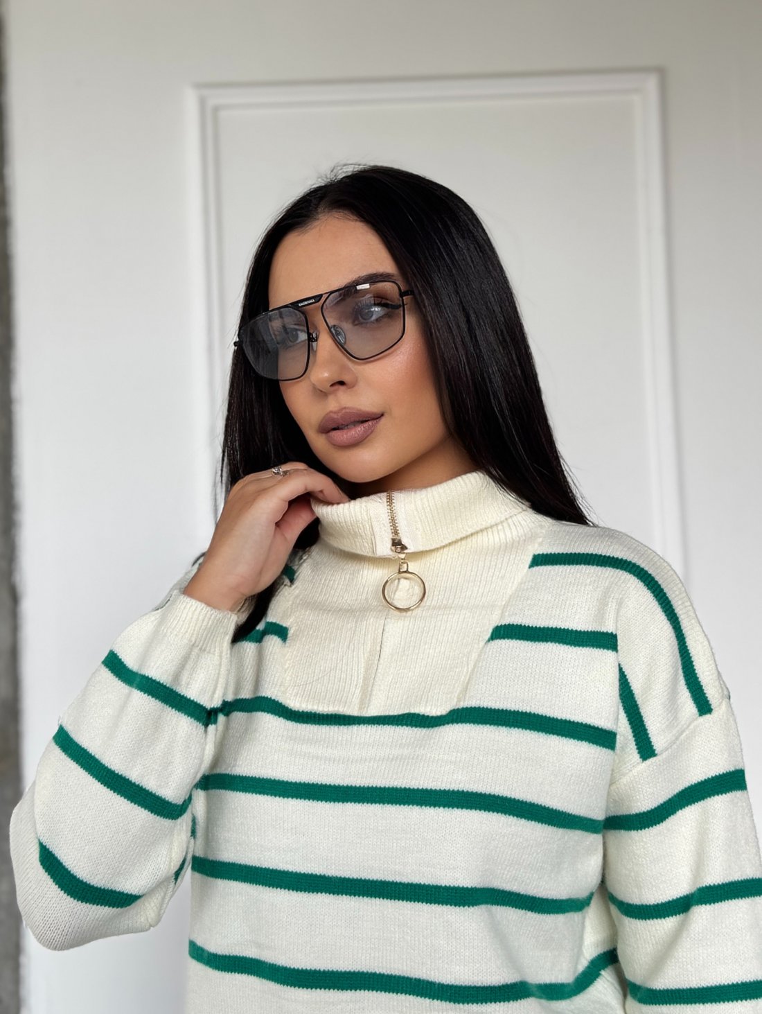 Стильний трикотажний светр у смужку INNOE 300064-1 Зелений