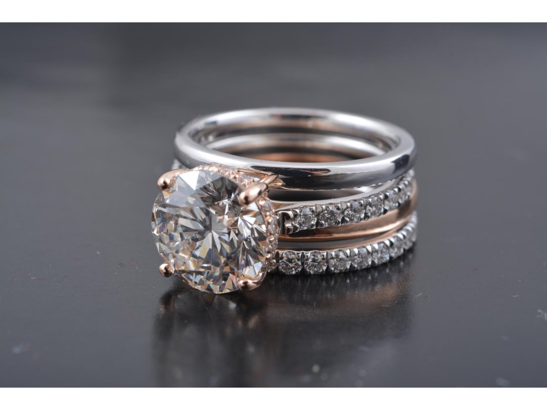 Каблучка із діамантами на заручини із чотирьох деталей