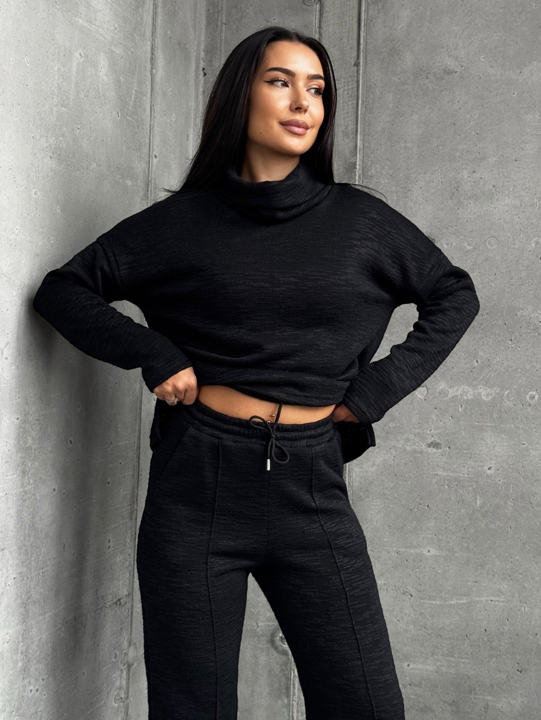 М’який жіночий костюм з ангорою INNOE 210366-2 Чорний