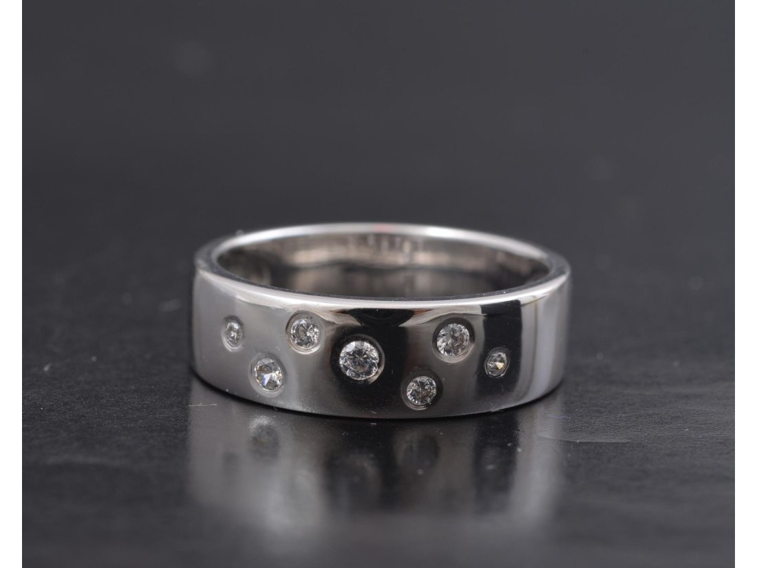 Каблучка із камінчиками - Багира