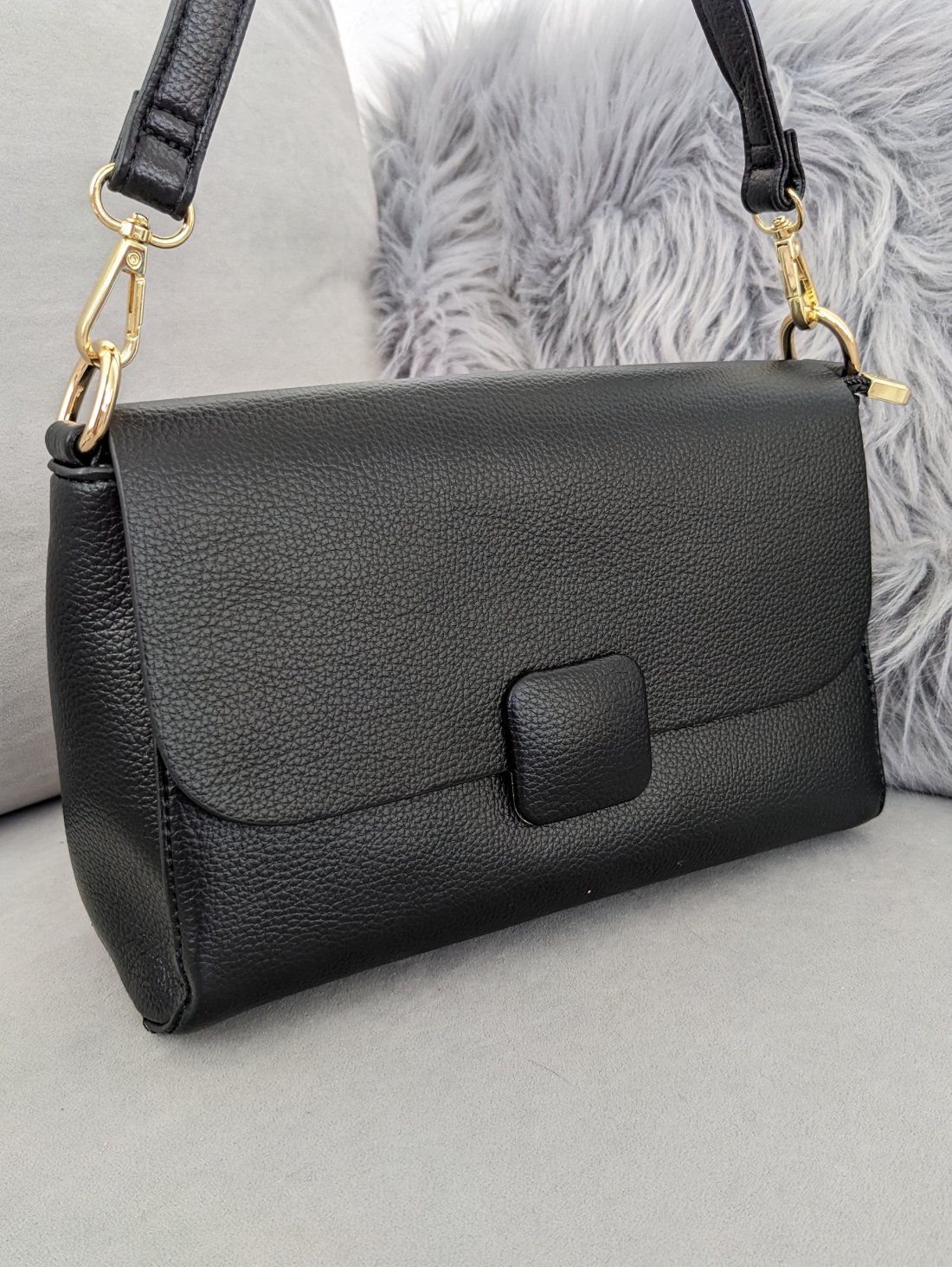 Жіноча сумка з екошкіри з функціональним наповненням INNOE 350013-1 Чорний - Купити