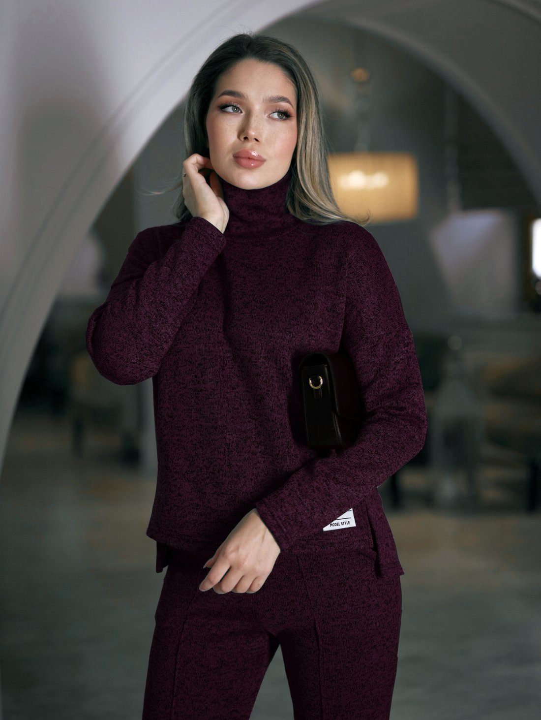 Утеплений жіночий костюм із хомутом та брюками INNOE 210366-1 Вишневий