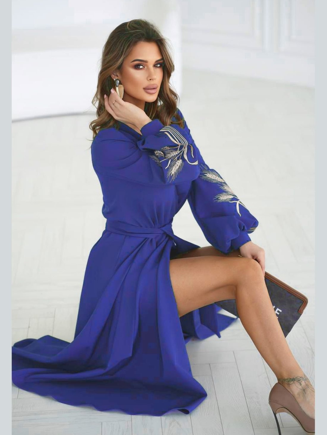 Ніжна сукня на запах вишивка колоски 270545-3 Синій