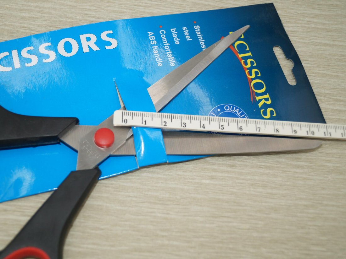 Ножиці червона ручка. - Кристалік