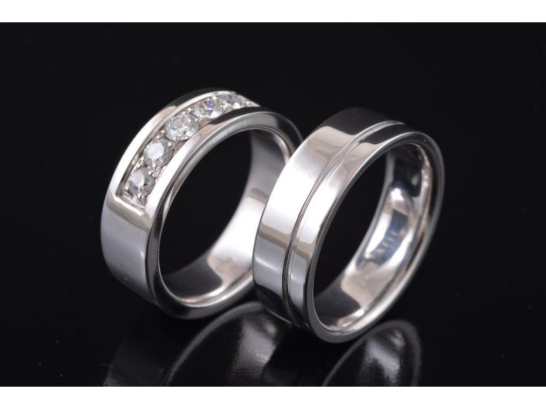 Обручки з діамантами - Фото3 Обручки з діамантами - Купити