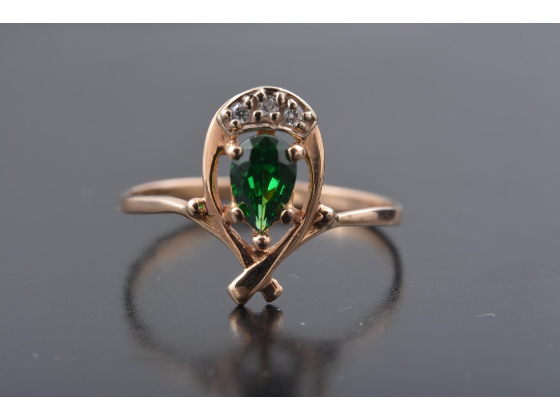 Каблучка із камінчиками