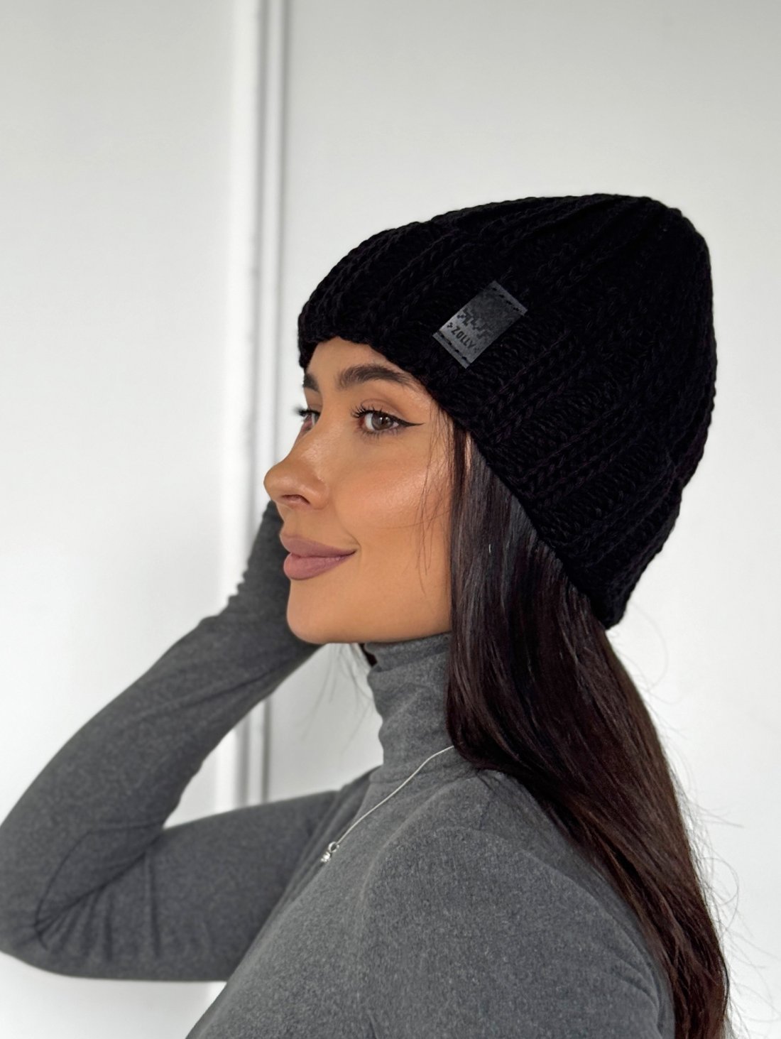 Жіноча шапка-біні фактурної в’язки INNOE 950234-1 Чорний