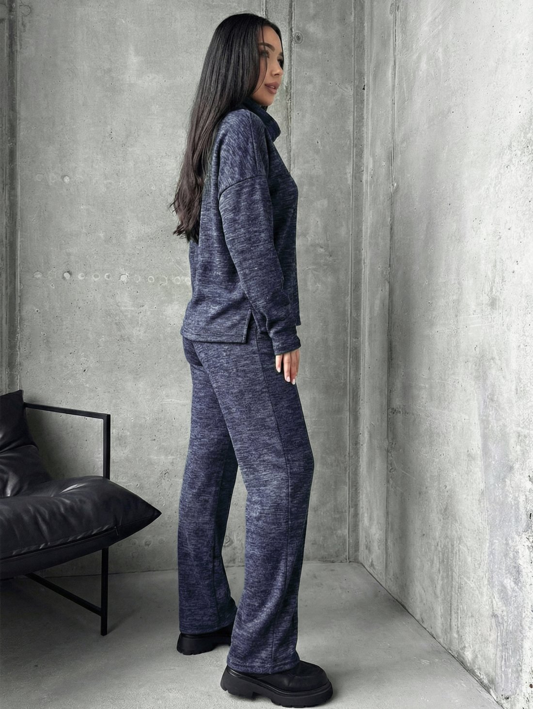 Жіночий костюм з м’яким начісом і благородним блиском INNOE 210366-4 Темно-синій - Купити