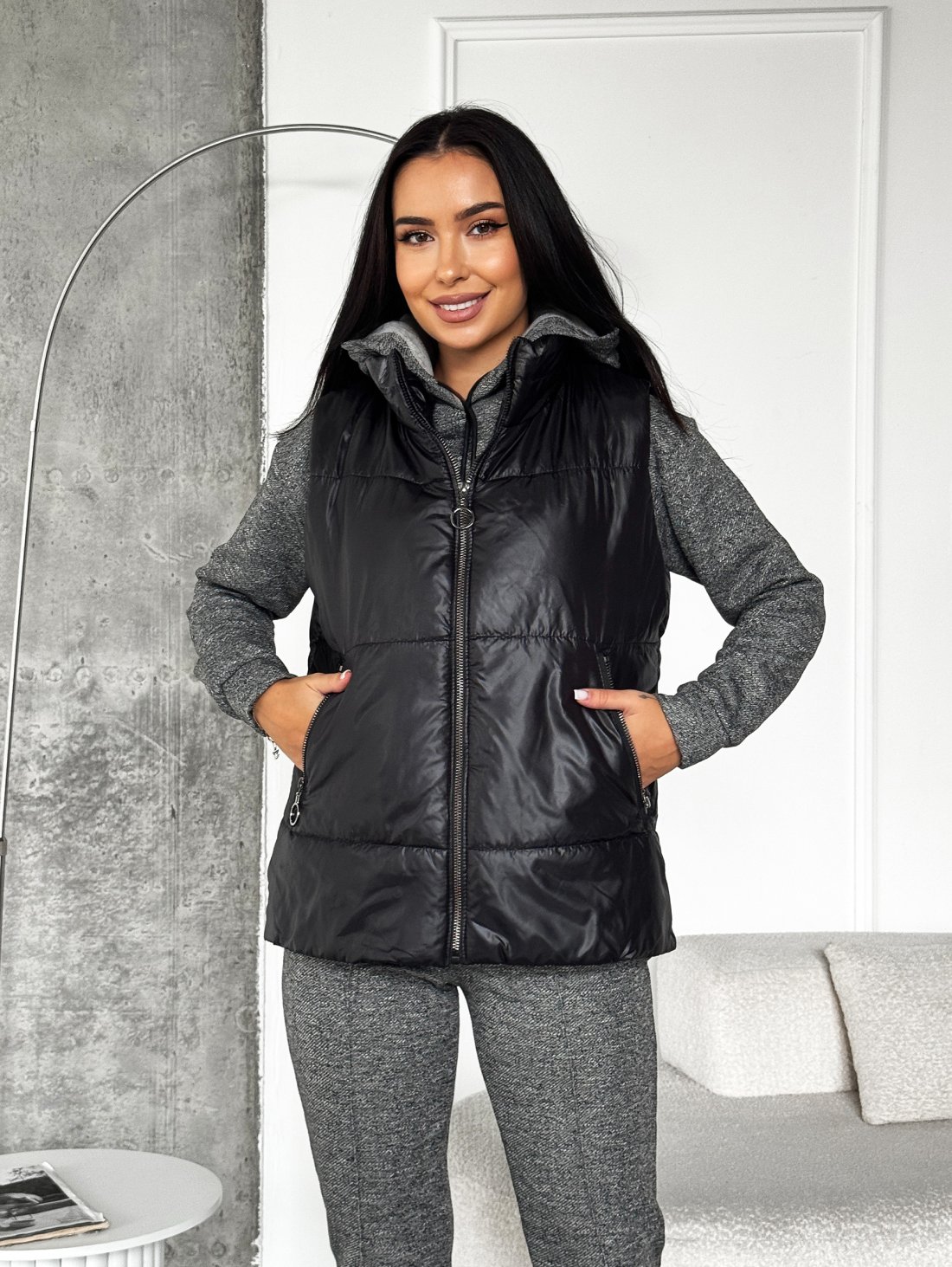 Стильний утеплений жилет без капюшона INNOE 300060-2 Чорний