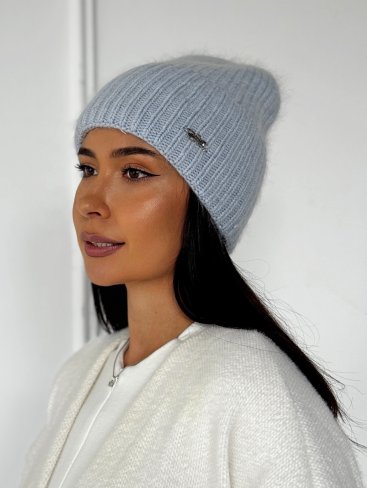 Стильна і тепла жіноча шапка блакитного кольору INNOE 950826-1 Блакитний - Купити