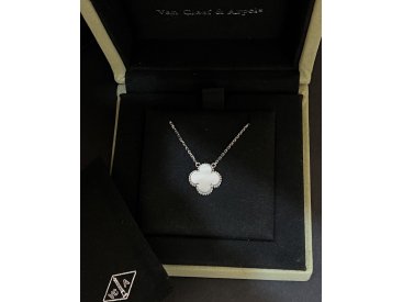 Кольє у стилі Van Cleef з перламутром - Фото Кольє у стилі Van Cleef з перламутром - Купити