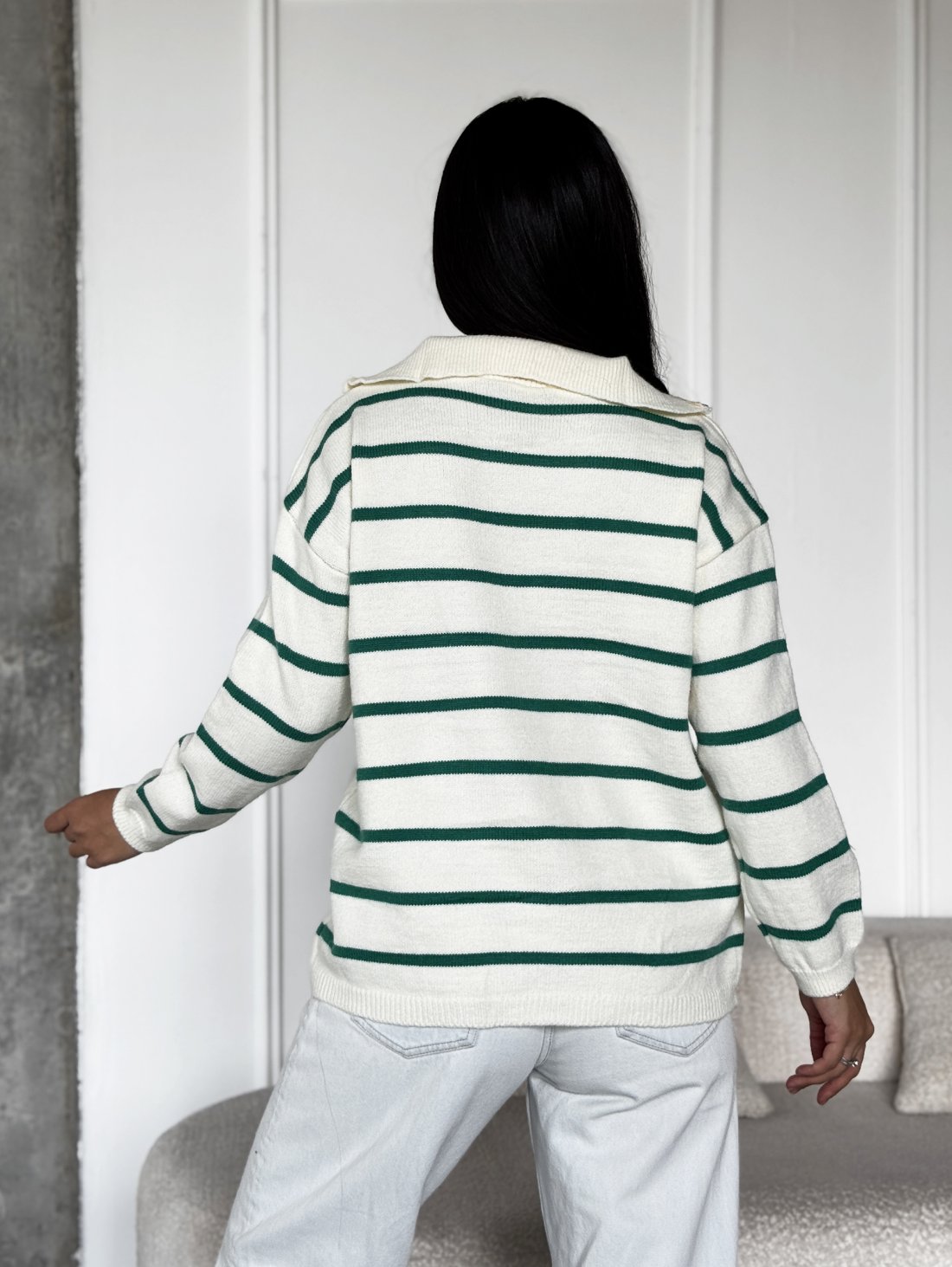 Стильний трикотажний светр у смужку INNOE 300064-1 Зелений