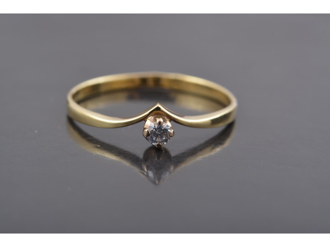 Тендітна жіноча каблучка