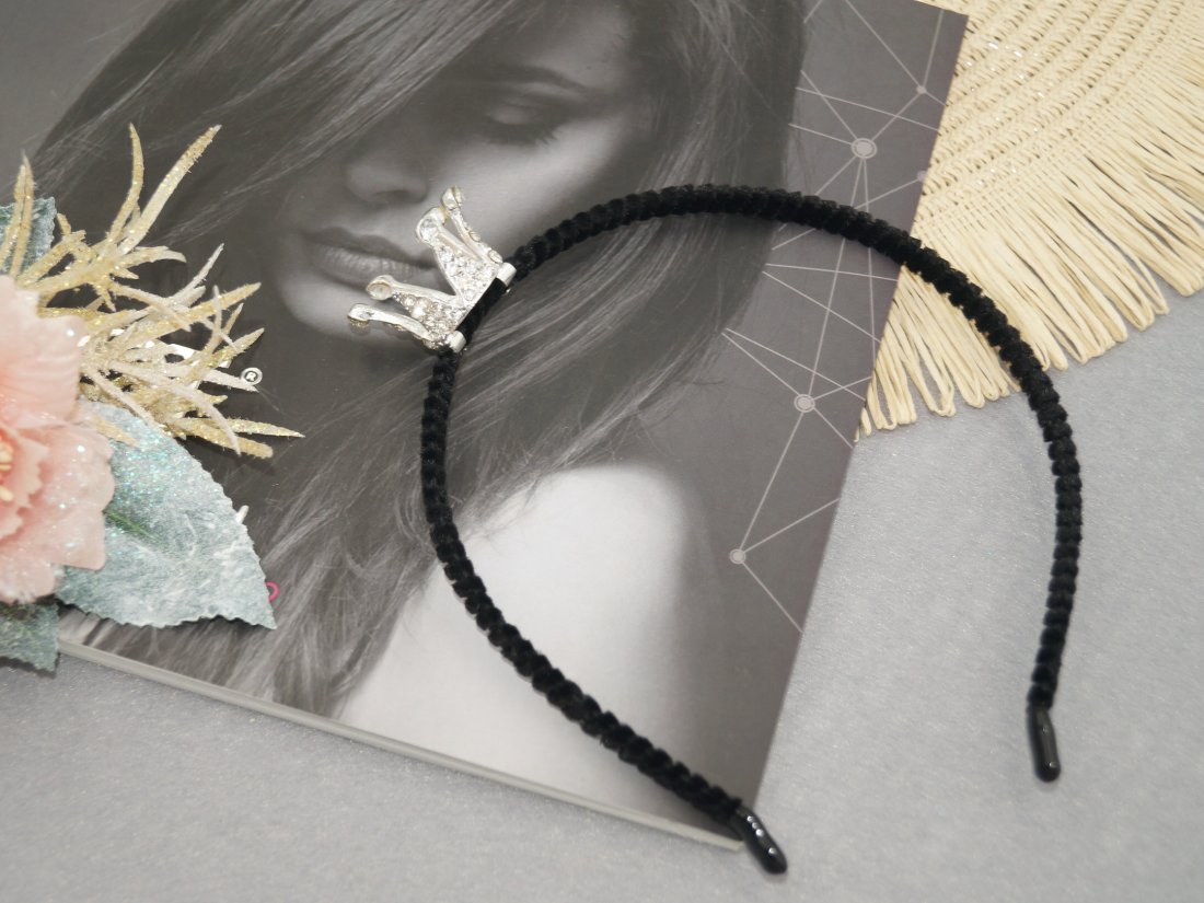 Обруч з короною.