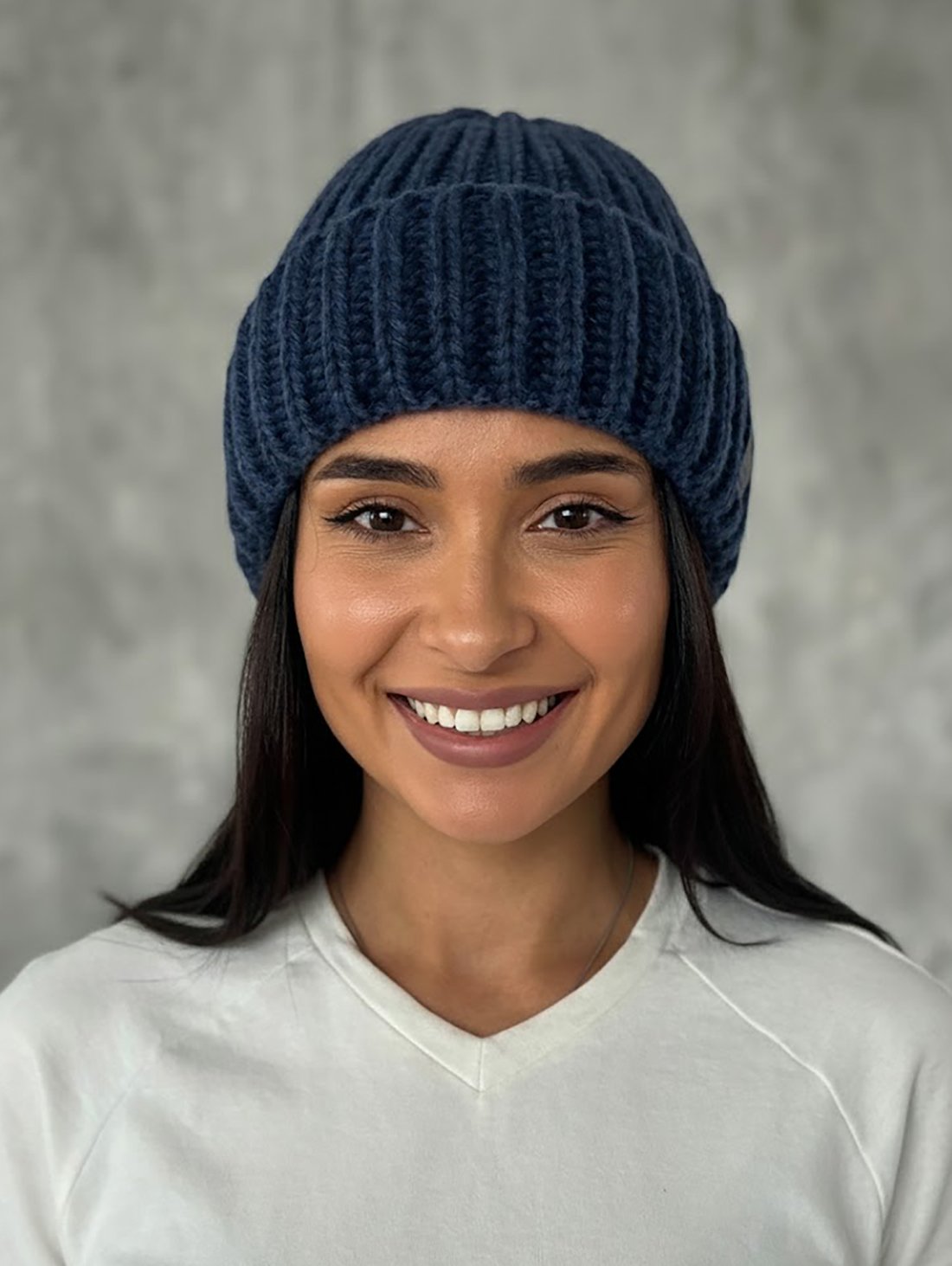 Міський стиль - жіноча шапка крупної в'язки INNOE 950234-1 Денім - Innoe