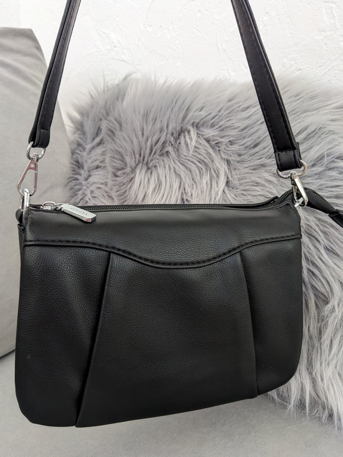 Стильна жіноча сумка з екошкіри лаконічного дизайну INNOE 350011-1 Чорний