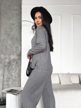 В’язаний костюм з дизайнерськими деталями INNOE 210370-1 Сірий
