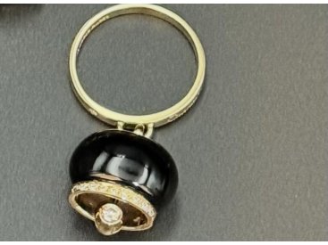 Каблучка з чорним оніксом та діамантами у стилі Chantecler, золото - Фото Каблучка з чорним оніксом та діамантами у стилі Chantecler, золото - Купити