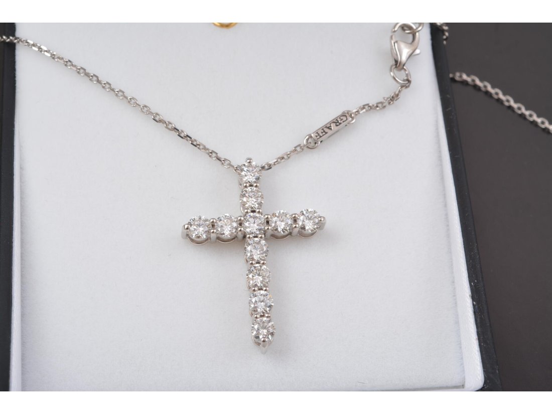 Хрестик із діамантами у стилі Graff