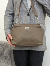 Елегантна жіноча сумка з лаконічним дизайном INNOE 350010-3 Бежевий