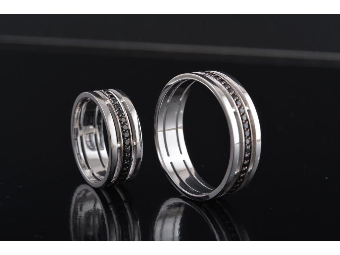 Обручки із камінням