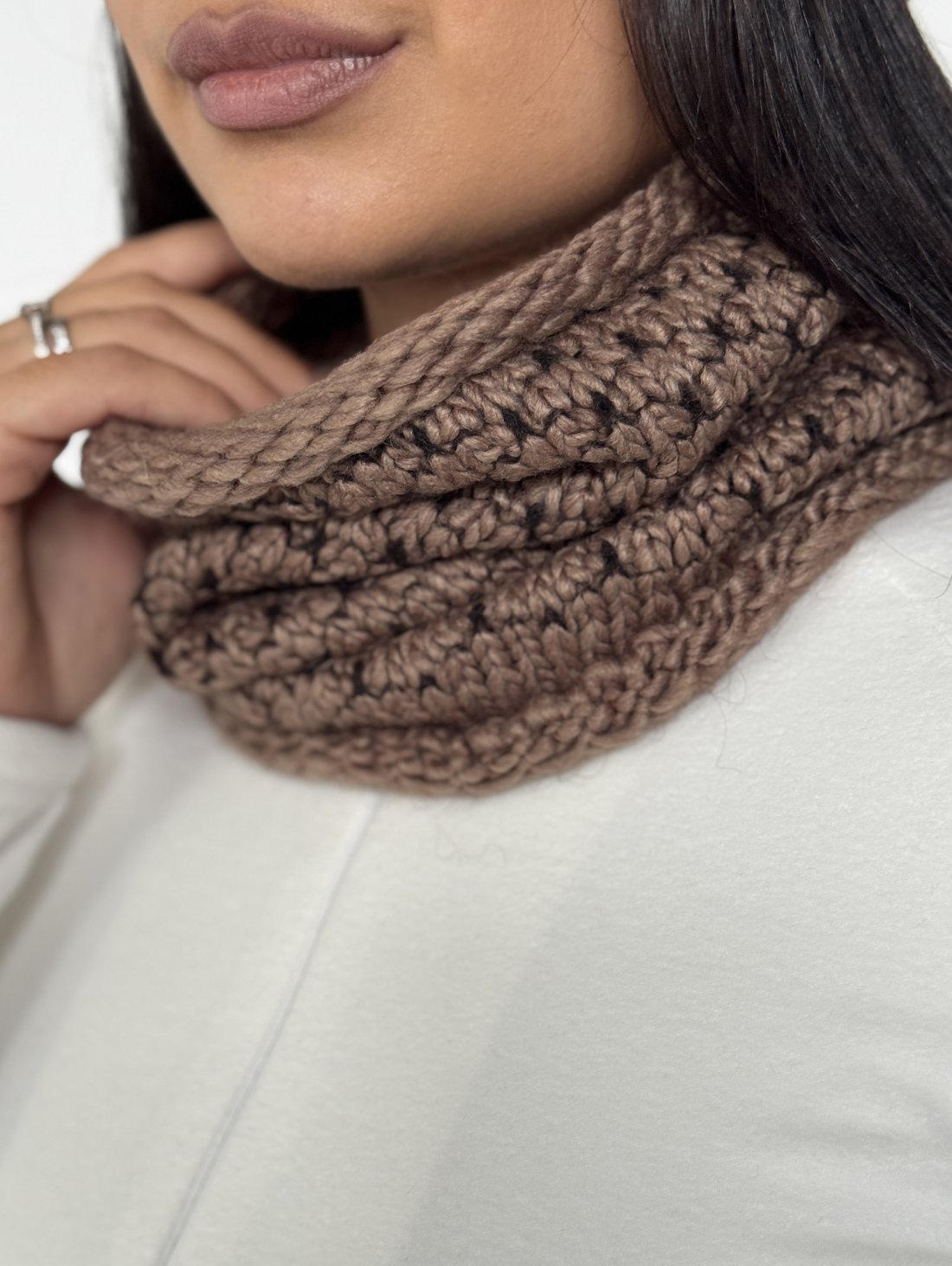 Жіночий демісезонний комплект — шапка та бафф INNOE 950065-1 Капучино